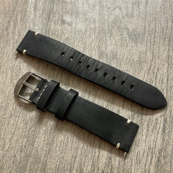 Timex Expedition Scout Watch with 2 Leather Bands - Picture 9 of 11